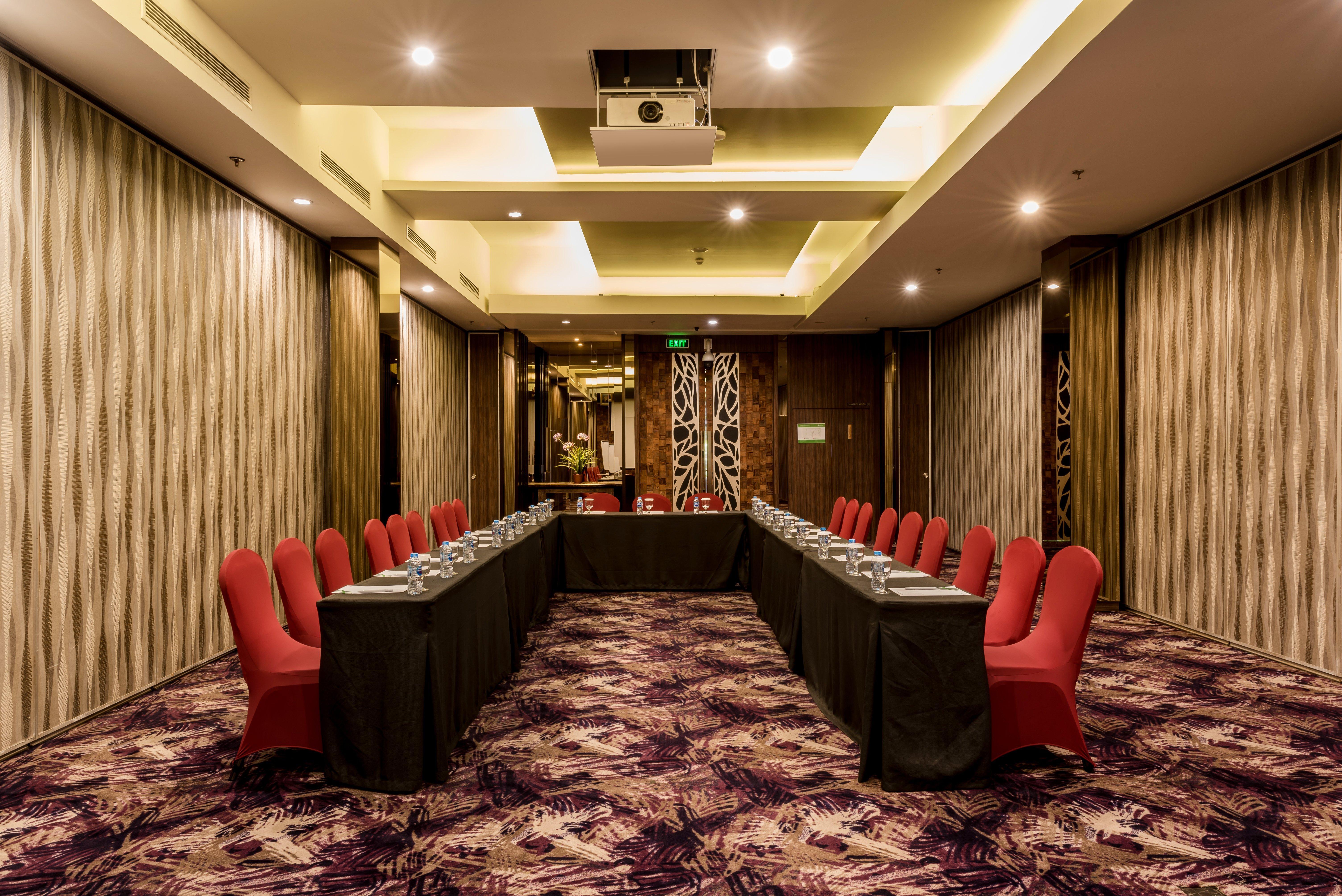 Holiday Inn Cikarang Jababeka By Ihg Екстер'єр фото