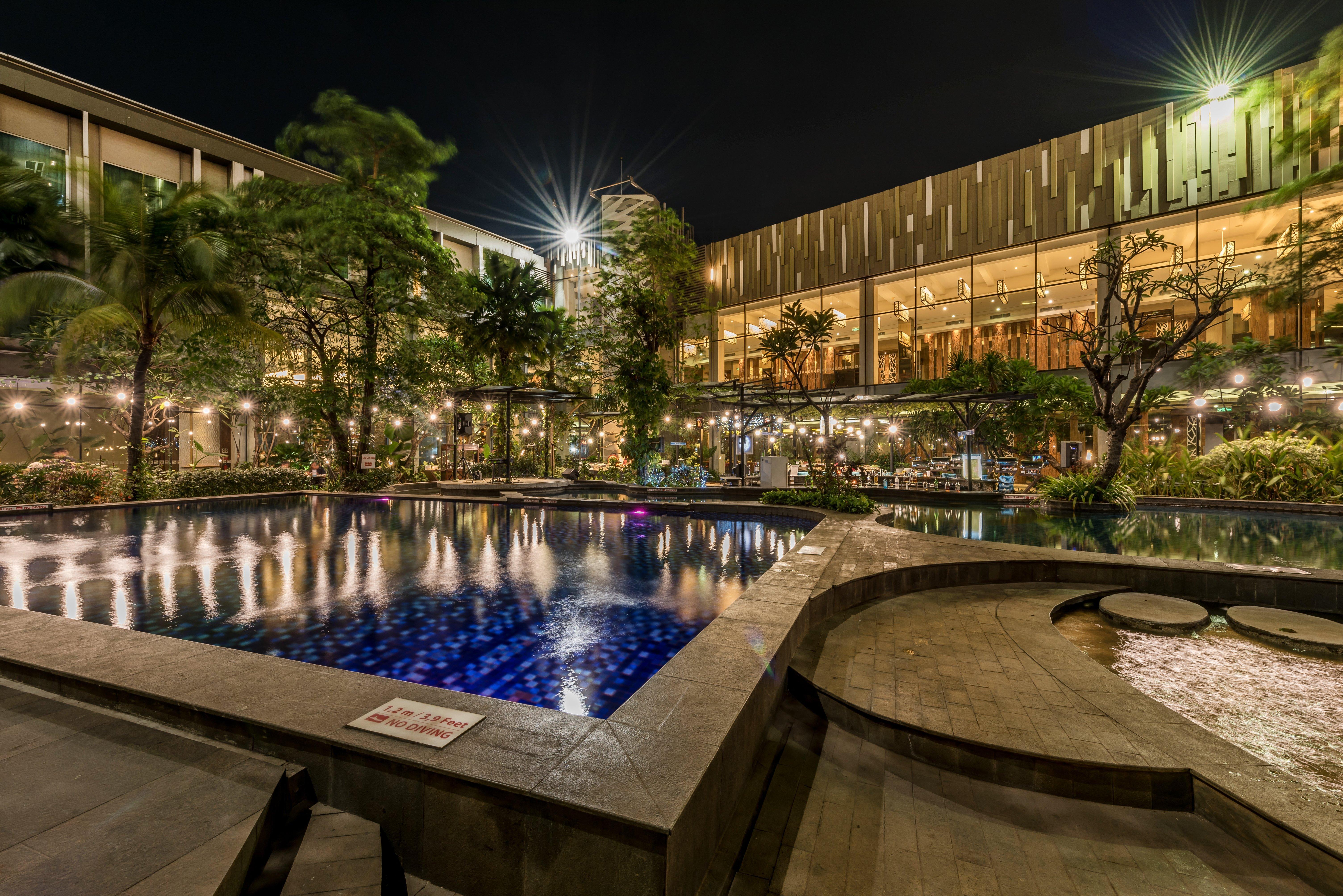 Holiday Inn Cikarang Jababeka By Ihg Екстер'єр фото