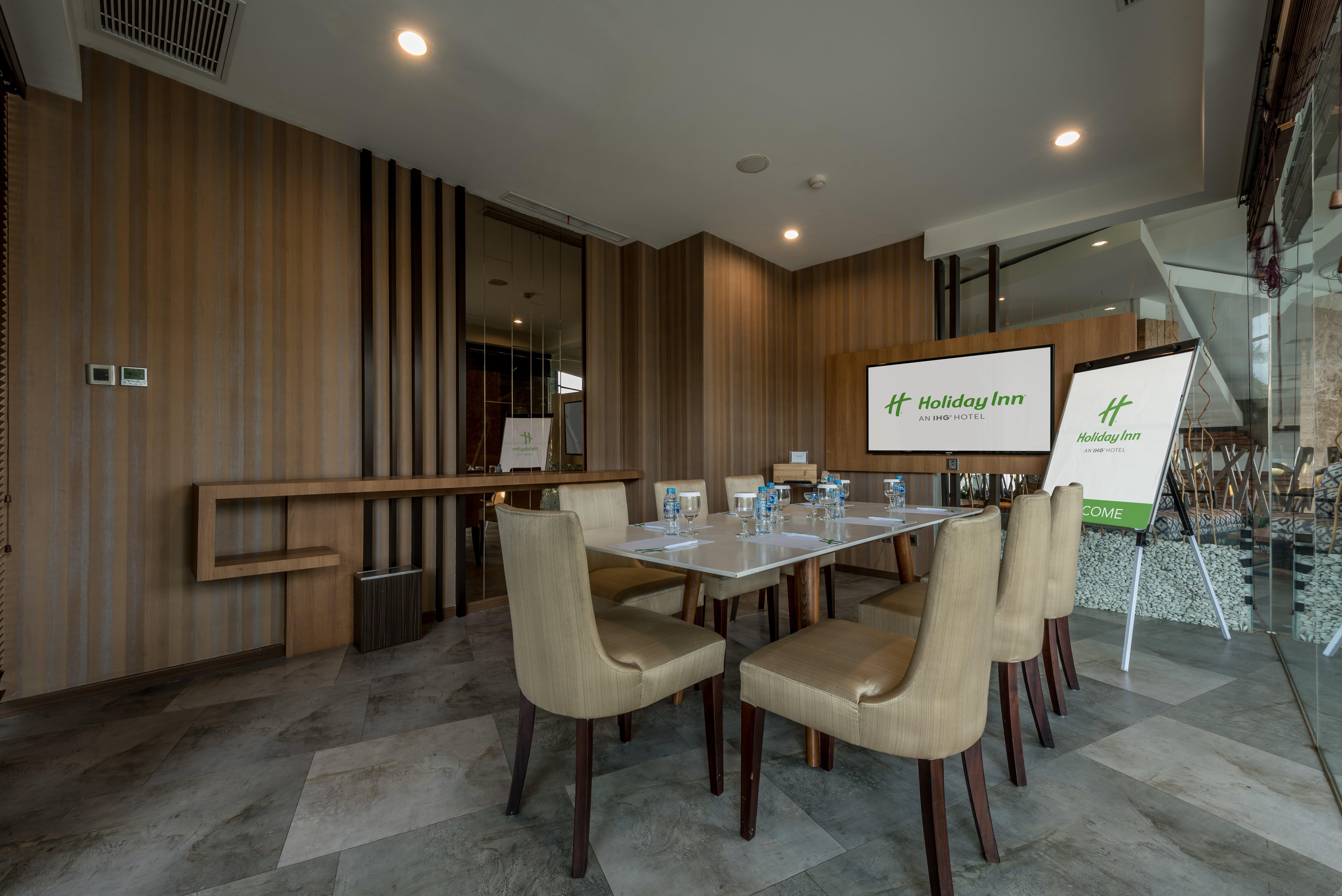 Holiday Inn Cikarang Jababeka By Ihg Екстер'єр фото