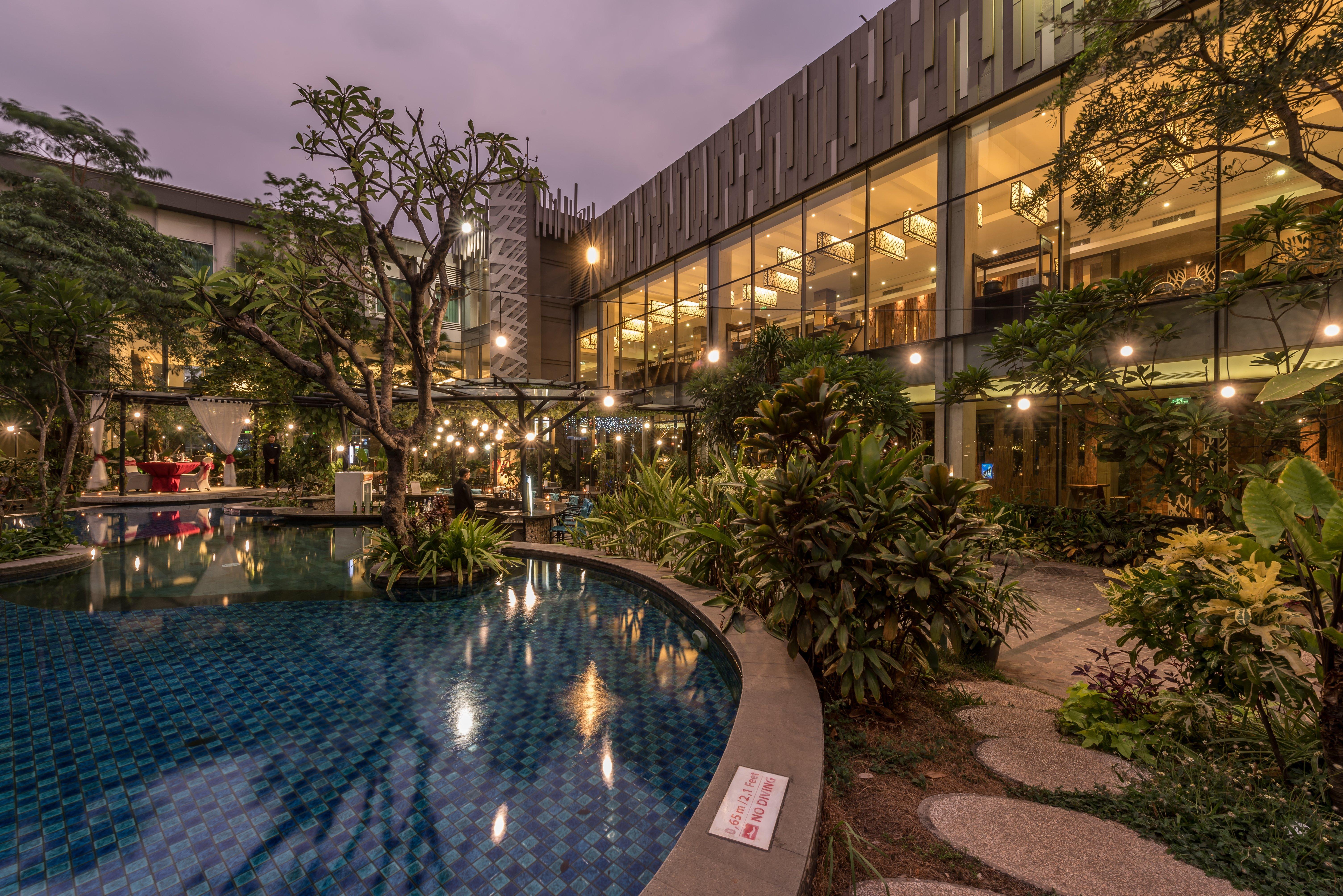 Holiday Inn Cikarang Jababeka By Ihg Екстер'єр фото